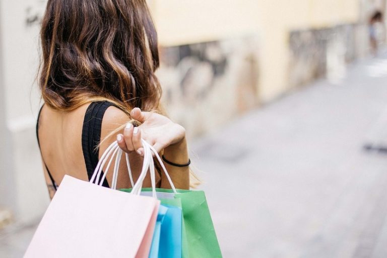 Acheter-des-produits-pour-les-revendre-cher