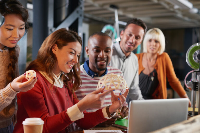 Team Building vs. Team Bonding : Quelle différence et quand les utiliser ?