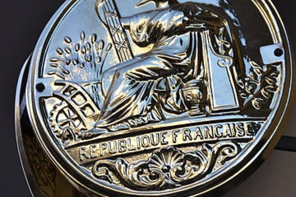Clause d&rsquo;éternité: comment sécuriser votre succession financière à long terme ?