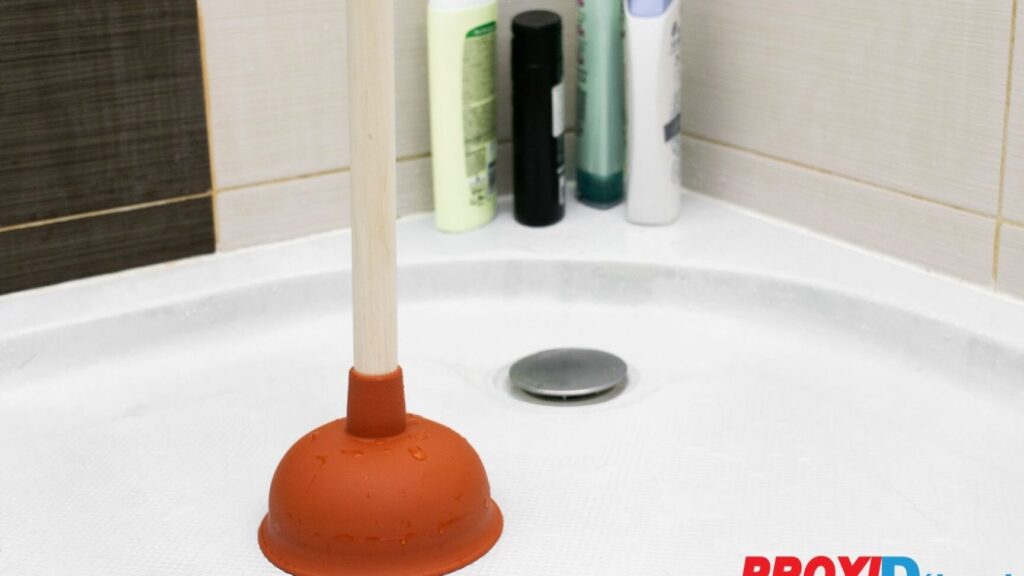 Comment déboucher efficacement une douche ?
