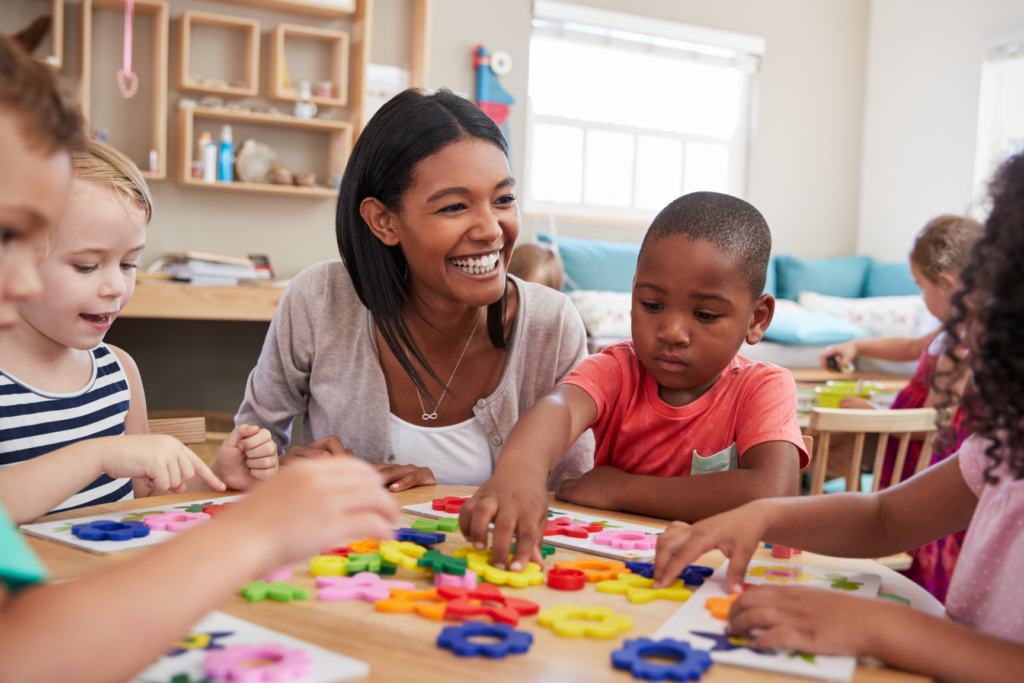 Comment devenir éducateur de jeunes enfants ?