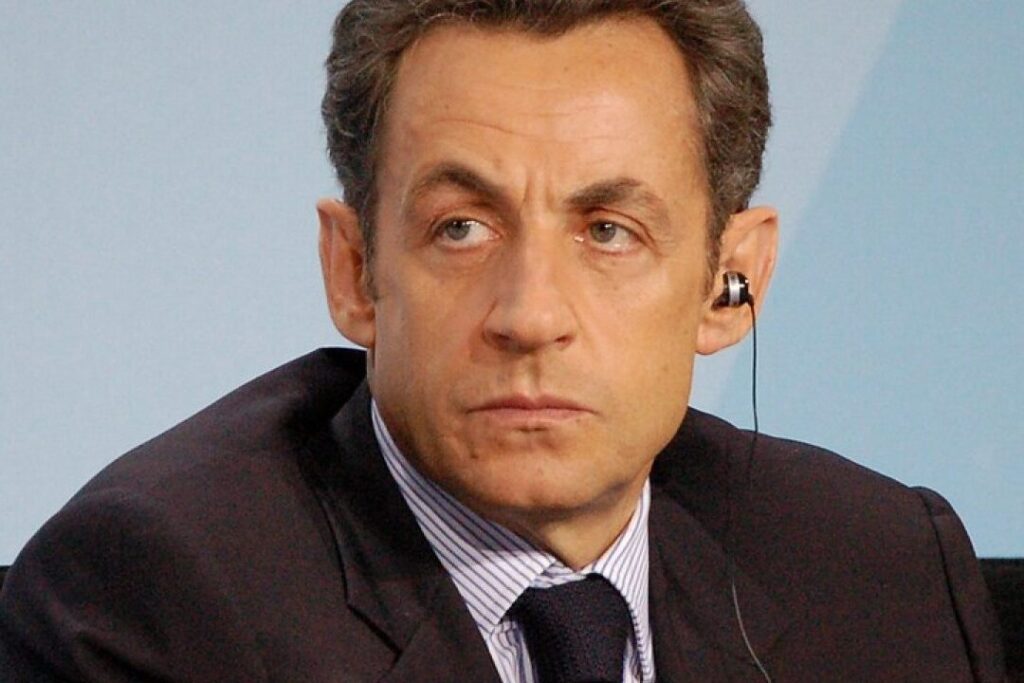 Comment le déf en droit public influence-t-il les politiques économiques ?