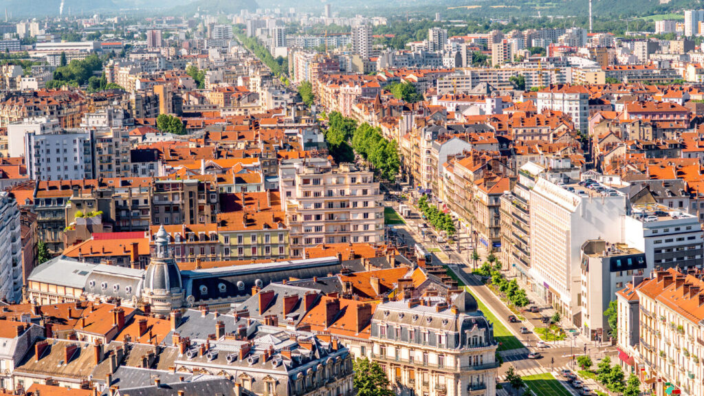 Comment les distances sociales transforment le paysage financier mondial ?