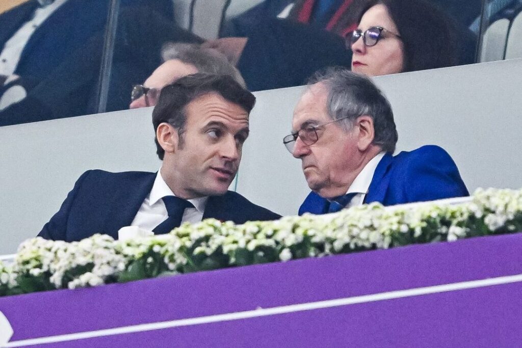 Comment les pouvoirs partagés du président influencent-ils la politique économique française ?