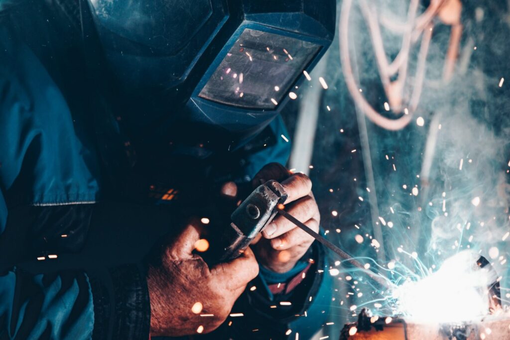 Comment ouvrir son entreprise de soudeur ?