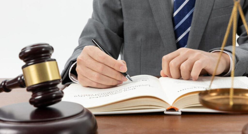 Fait juridique vs acte juridique : quelle différence pour vos droits ?