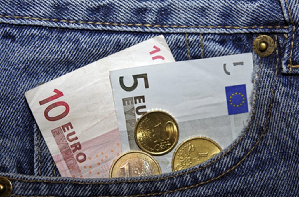 L’agent de socialisation et son impact sur les décisions financières des jeunes adultes