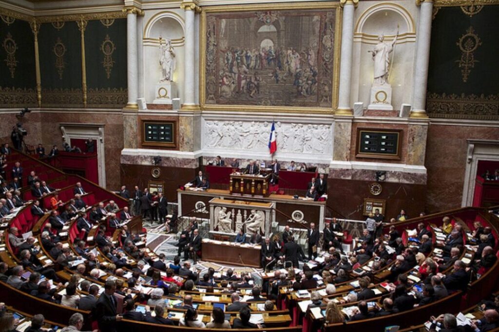 Le parlementarisme absolu peut-il encore exister dans la politique moderne ?