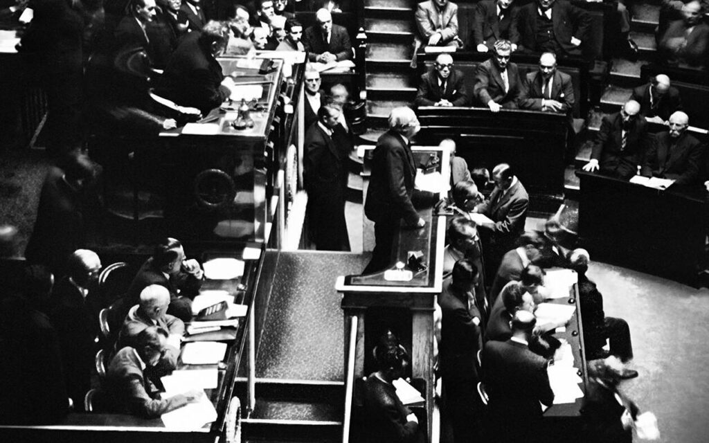 Le régime parlementaire dualiste : une clé pour comprendre les systèmes politiques modernes ?