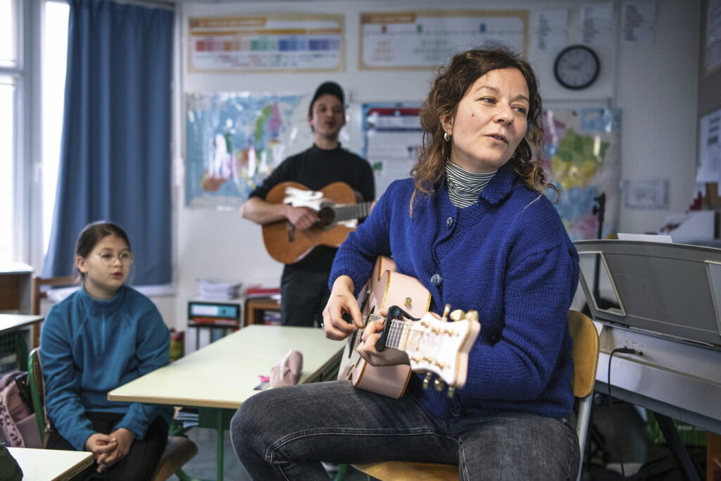 Les paroles inspirantes de la chanson du 1er mai que tout le monde devrait connaître