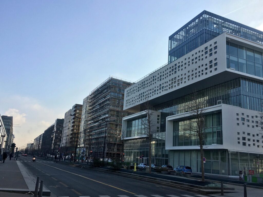 Passerelle Simone de Beauvoir : un investissement urbain vecteur d&rsquo;innovation sociale ?