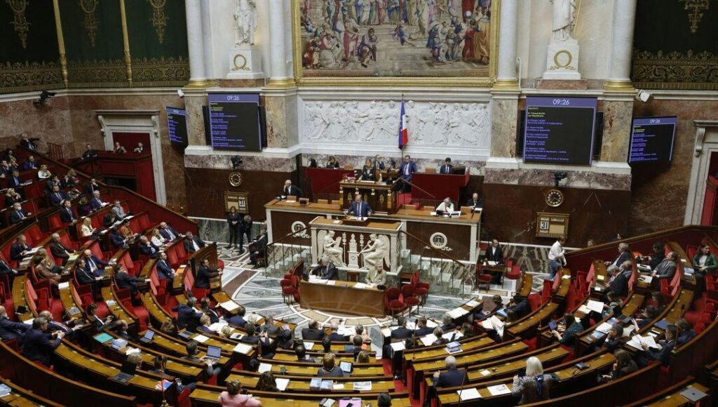 Pourquoi le gouvernement utilise-t-il l’article 49.3 pour faire passer ses réformes ?