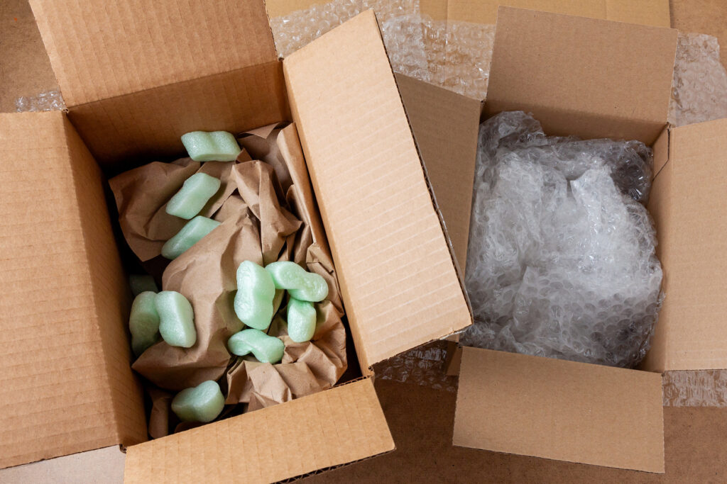 envoi objets fragiles carton papier bulle
