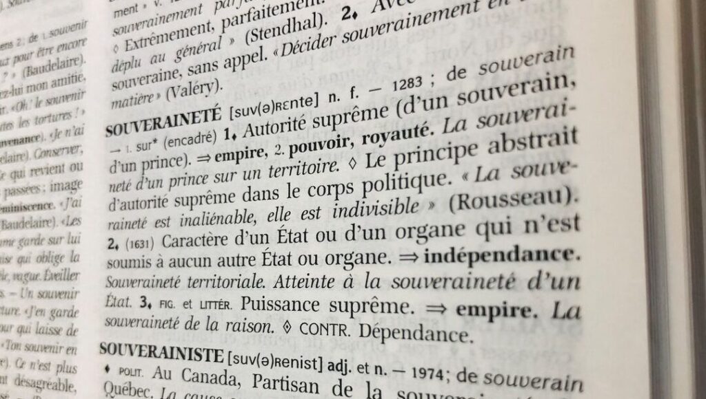 Quelle est la différence entre souveraineté nationale et souveraineté populaire ?