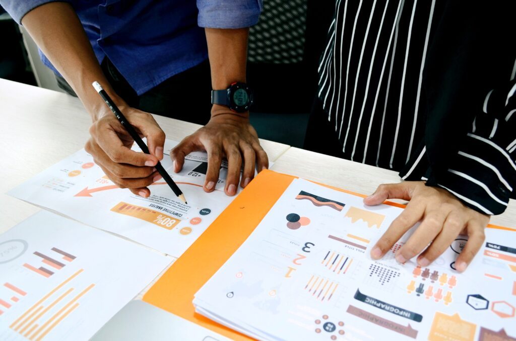 Quels sont les avantages comparatifs et comment définissent-ils le commerce international ?