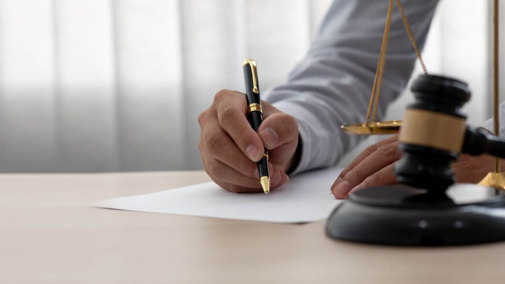 Trouver le meilleur avocat en droit international : nos conseils